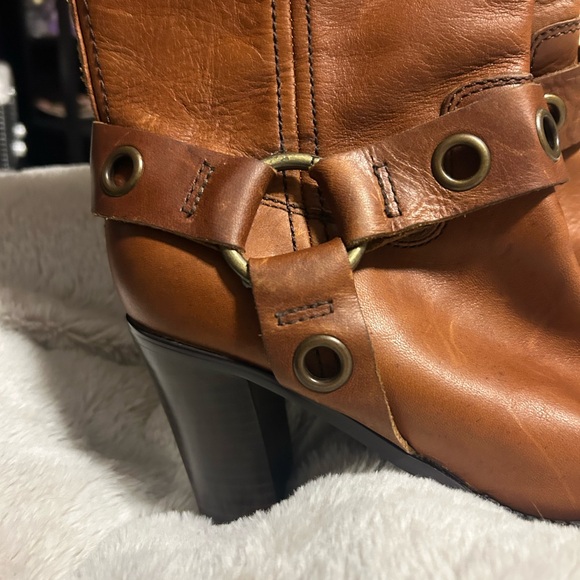 Tommy Hilfiger Shoes - Tommy Hilfiger Cream Ankle Boots like new 7.5
